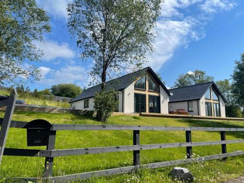 Spean Bridge Villa | Ben Nevis Scotland Highlands, Camden House luxury home