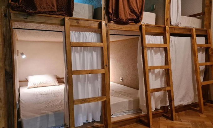 Vake Hostal | Benevo Hostel