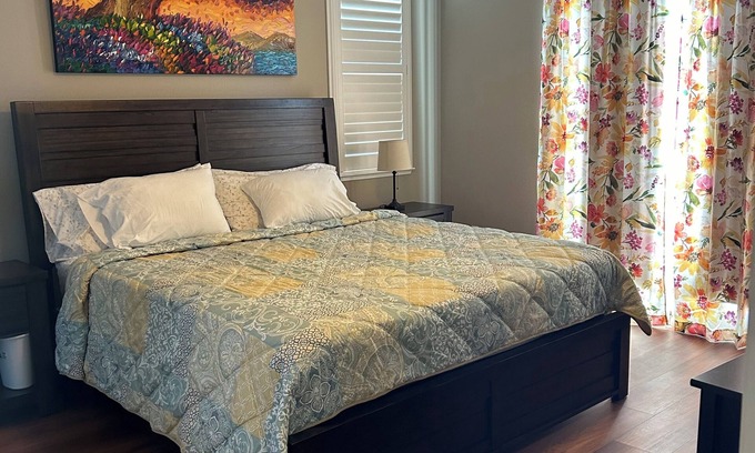 Benicia Condominio | Benicia Downtown Waterfront Living... Newly Furnished!!!