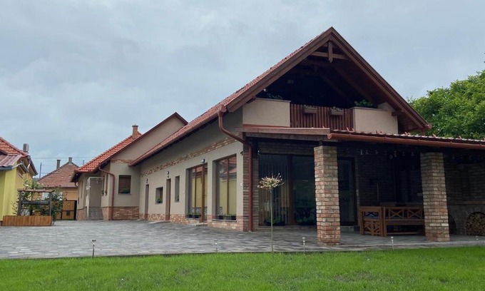 Demjen Casa | Benige vendégház