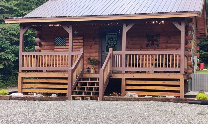 Whiteside Cabina | Bennett Lake Tiny Cabin