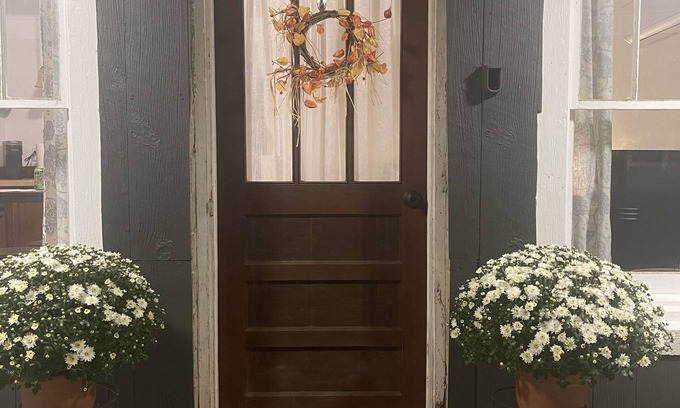 Bryson City Cabaña | Bennett's Cottage in the Great Smoky Mountains