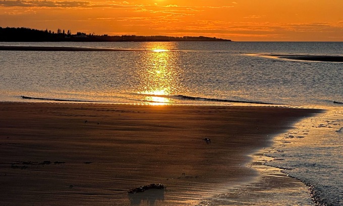Botsford Cabaña | Bent Brook Beach House - Private, pet friendly, beach access, central location