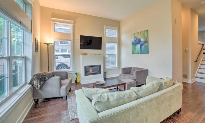 Benton Harbor Casa | Benton Harbor Townhome with Golf Course View!