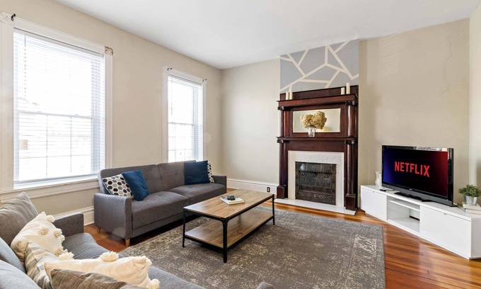 Benton Park Apartamento | Benton Park 1BR | Washer/Dryer, Fenced Backyard, Fast Wi-Fi, Pets OK