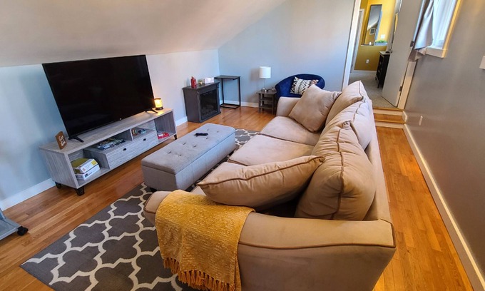 Benton Park Condominio | Benton Park Bliss: 2BR Condo to Unwind and Explore