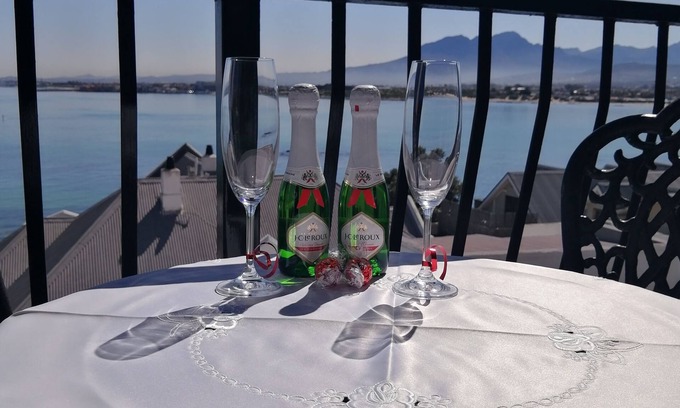 Gordons Bay Central Casa | Berg en Zee Guesthouse