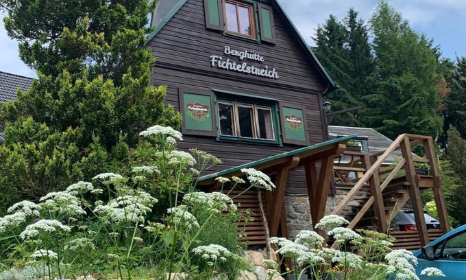 Oberwiesenthal Casa | Berghütte Fichtelstreich - vacation home, shower, WC