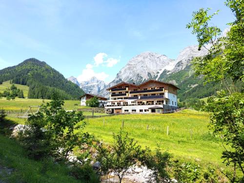 Sankt Martin am Tennengebirge Hotel | Berghotel Lämmerhof