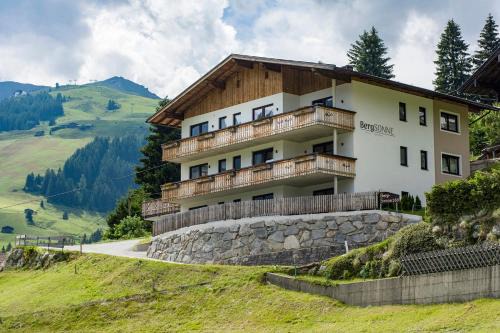Vorderlanersbach Apartamento | Bergsonne