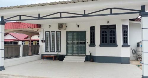 Paka Casa | Beril Homestay Full Aircond, Free Wifi, Netflix, Water Filter