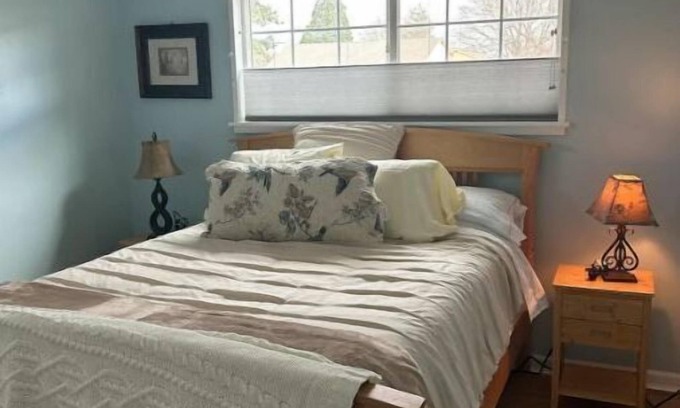 Western Casa | Berkeley Park Charmer! Lovely cottage home. Convenient and quiet location.