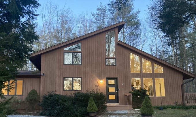 Goshen Casa | Berkshire Foothills Summer Lake & Winter Snow House