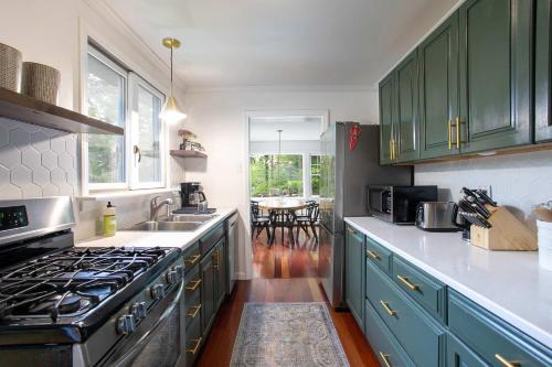 Great Barrington Casa | Berkshire Vacation Rentals: Great Barrington Walkable To Lake And Town