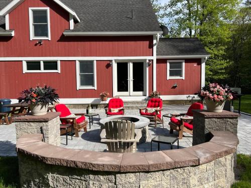 New Marlborough Casa | Berkshire Vacation Rentals: Peaceful Post and Beam Loft Sleeps 9