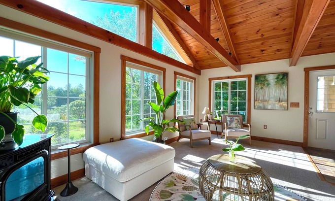 Richmond Casa | Berkshires sanctuary with outdoor living area & firepit. 8minutes to Tanglewood!