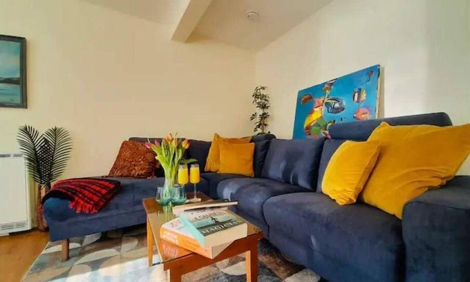 Bantry Condominio | Berlin Wall Apartment at The Residence Bantry