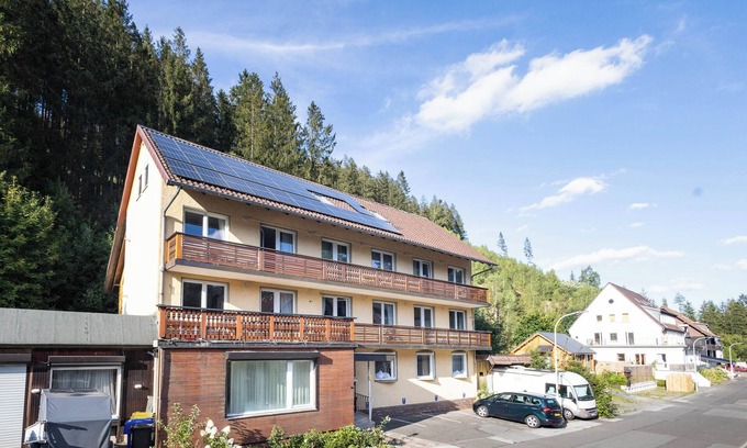 Landkreis Goslar Casa | "Berliner Bär" by Ko-Living- whole house | 9 apart | 450sqm | 28 guests | terrac