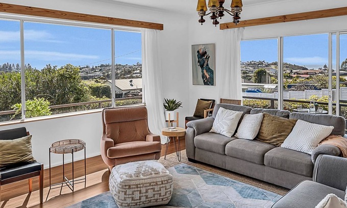 Bermagui Casa | Bermagui Breeze Holiday House 5 bedroom 18-20 Mumbulla Street - Bermagui