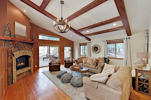 Truckee Casa | Bernese Gem