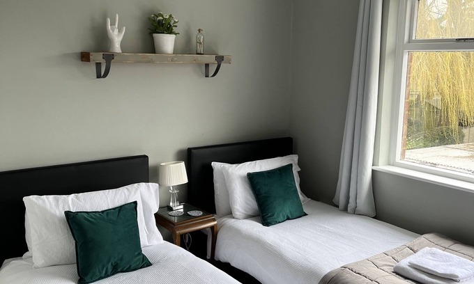 Wroughton Casa | Bernie’s - House