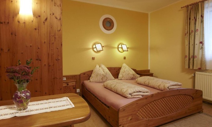 Eberstein Casa | Bernstein-familien-zimmer mit Großer Sonnenterras - Biolandhaus Arche