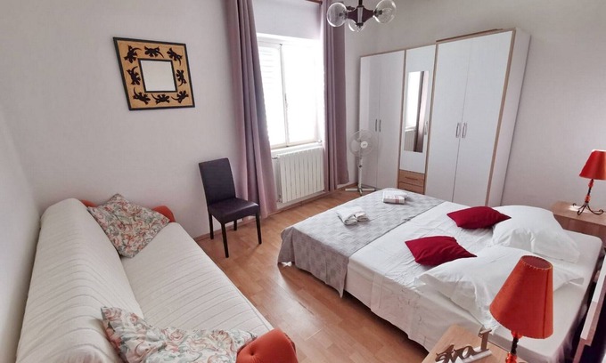 Brna Apartamento | Bertie's Lodge - Four Bedroom Apartment(A4)