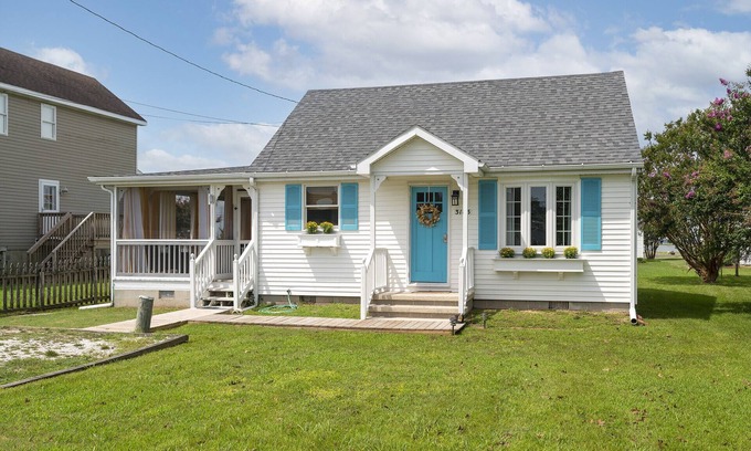 Chincoteague Casa | Bertie Street Cottage on Chincoteague Island!