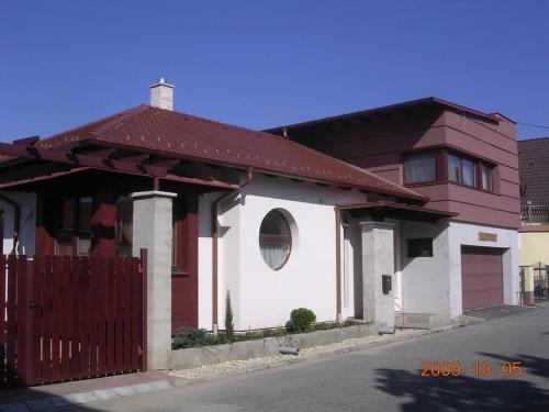 Sarvar Apartamento | Besenyei Apartman