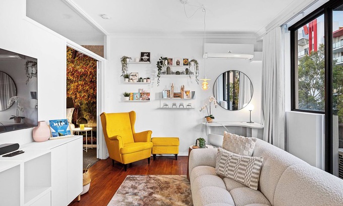 East Perth Apartamento | Bespoke East Perth - Sleeps 2 - Superior Wi-Fi The intercom no longer works due to the hotel closure.