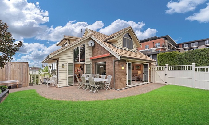 Greenlane - Ellerslie Casa | Bespoke Stays - Breath of Style