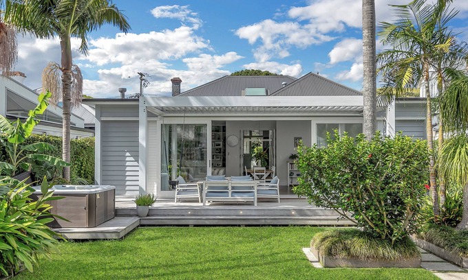 Devonport Casa | Bespoke Stays - Seaside Serenity:Exquisite Villa