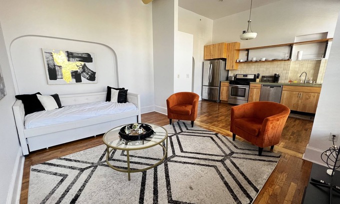 Lawrence Condominio | Best 2bdr loft on Lively Mass Street - Downtown