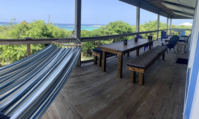 Clarence Town Casa | Best Beach House at Turtle Cove/Dean's Blue Hole! Steps To The Private Beach.