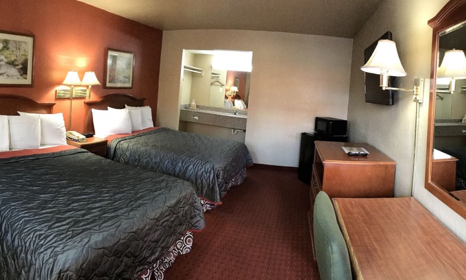 Elmwood Area Hotel | Best Budget Inn - Abilene