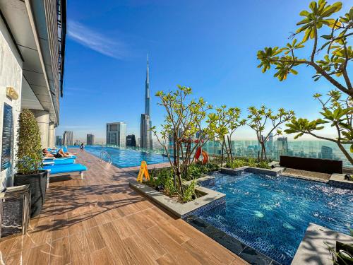 Downtown Dubai Apartamento | Best Burj Khalifa view balcony apartment with 64th floor infinity Pool in Paramount Hotel Midtown