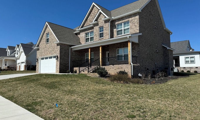 Winchester Casa | Best Day Yet! Spacious 5-bedroom house in Twin Creeks Village