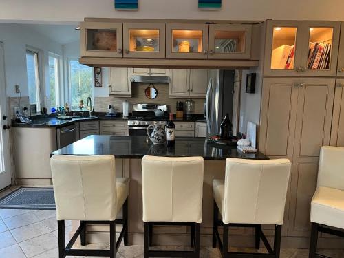 Shelter Cove Casa | Best garden view and Ocean view and sounds-hot tub-bbq-sleeps 6