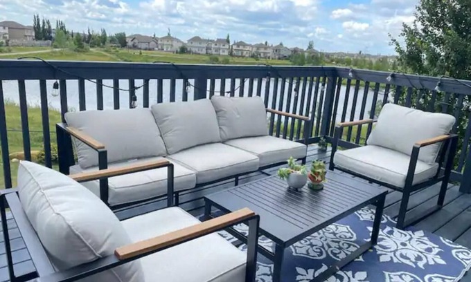 Southeast Edmonton Casa | Best home with lakeview access peace and quite place for family