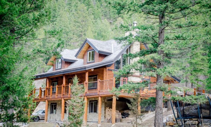East Kootenay Cabina | ¡El secreto mejor guardado en el valle de Columbia!