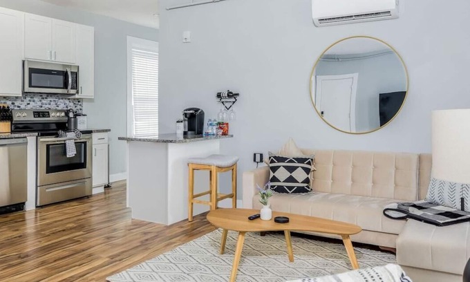 Downtown Wilmington Apartamento | Best Location & Free Parking