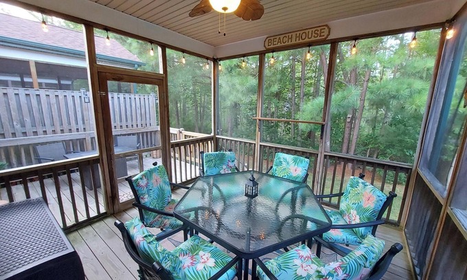 Ocean Pines Casa | Best Location in Amazing Ocean Pines -1 Block to OP Yacht Club