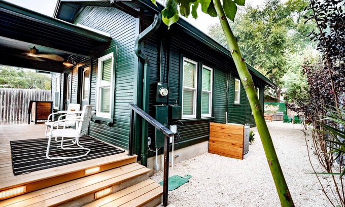 New Braunfels Casa | Best Location in Downtown NB Golf Cart Included!
