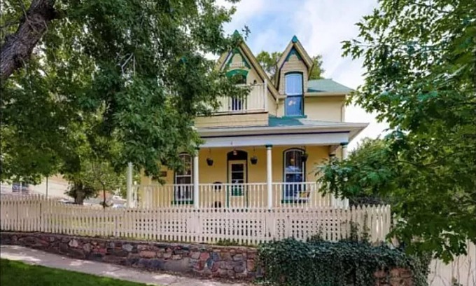 Golden Casa | Best Location in Golden Artistic Magical Setting
