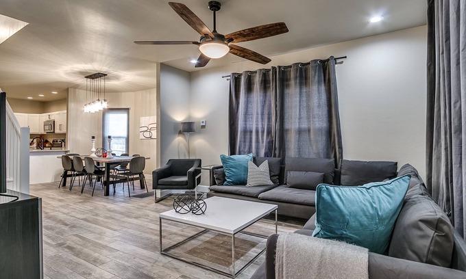 Central Oklahoma City Casa | ** MEJOR UBICACIÓN EN EL CORAZÓN DE OKC ** Completamente renovado 4Bed / 2. 5Baño