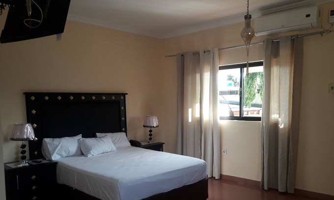 Luanda Casa | Best Morro Bento City Guest House
