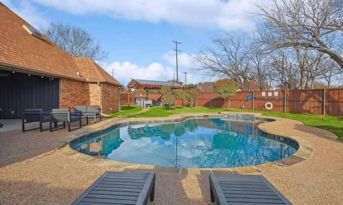 Northeast Carrollton Casa | Best of Carrollton - Luxury, Pool, Hot tub, Games