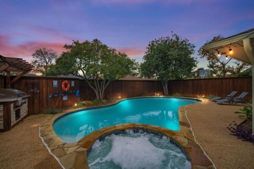 Buckingham Casa | Best of Richardson - 5BD-3BA with Pool, Patio, BBQ