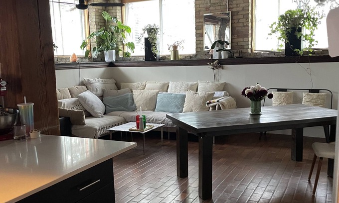 Parkdale Condominio | Best original hard loft in town