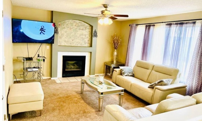 Green Valley Ranch Casa | Best place to live and DIA Airport 15 minutes , Downtown Denver 25 minutes all